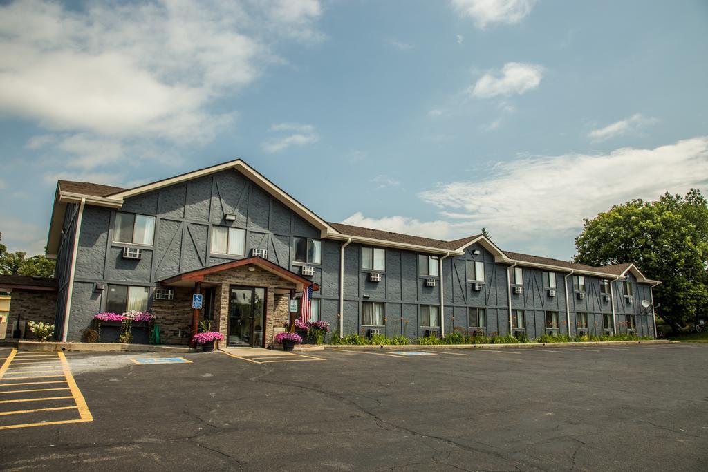 Americas Best Value Inn&Suites Detroit Lakes Exterior foto