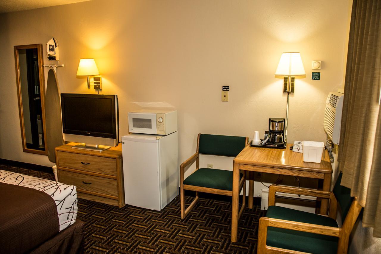 Americas Best Value Inn&Suites Detroit Lakes Exterior foto