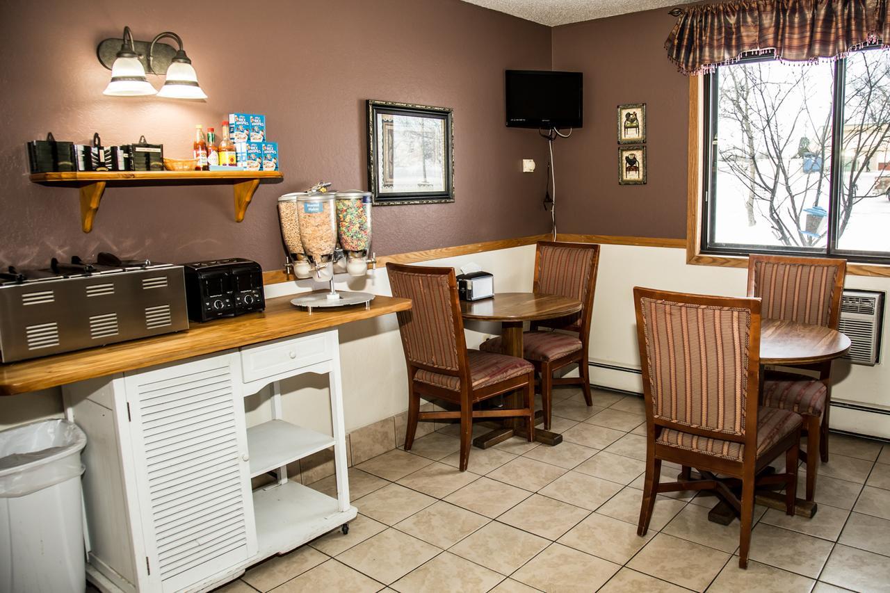 Americas Best Value Inn&Suites Detroit Lakes Exterior foto