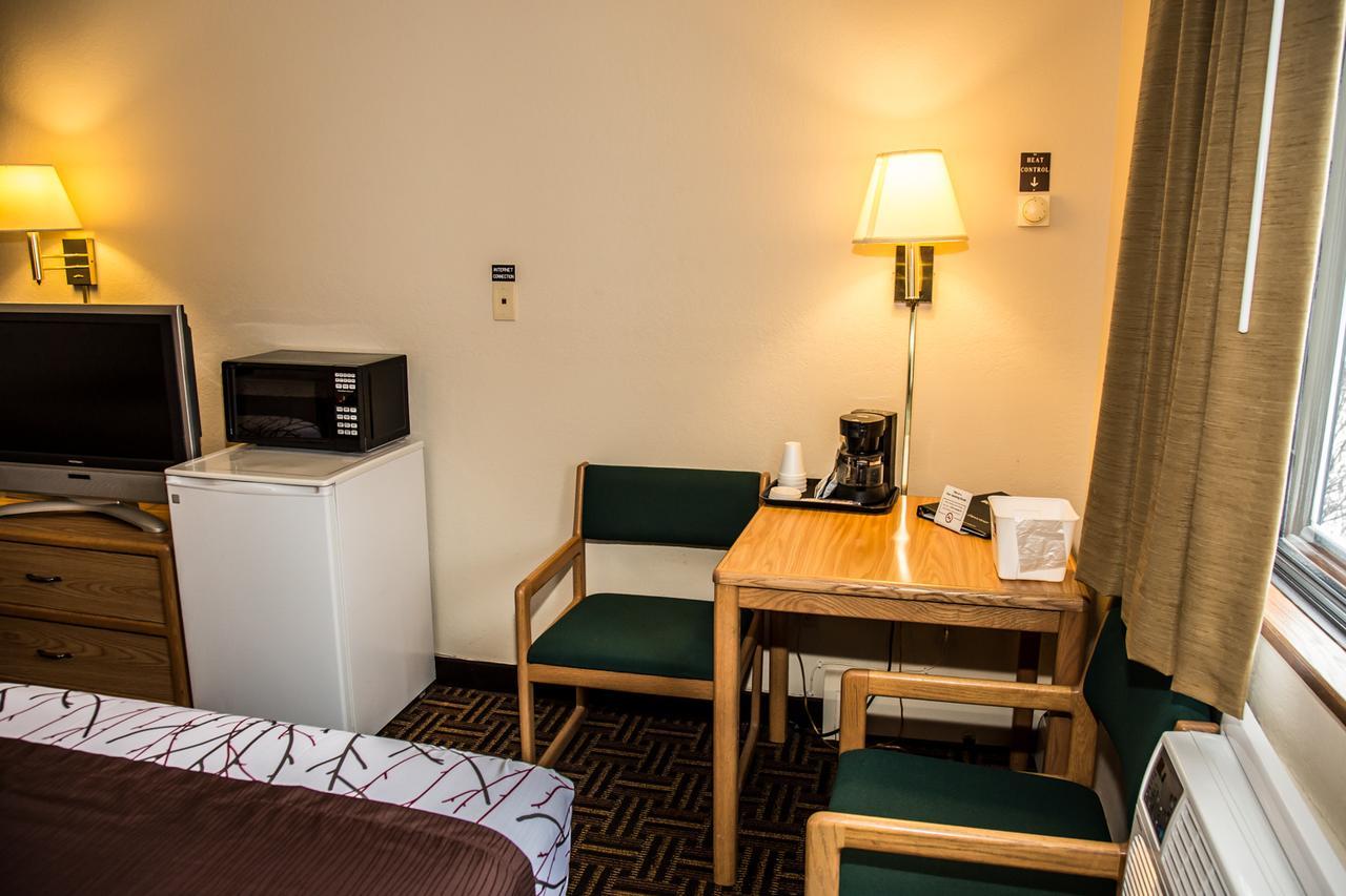 Americas Best Value Inn&Suites Detroit Lakes Exterior foto